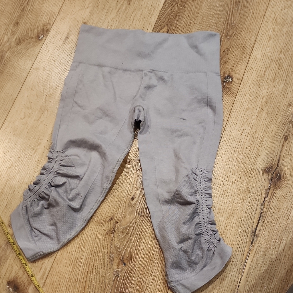 Gray Womans Lululemon Crop